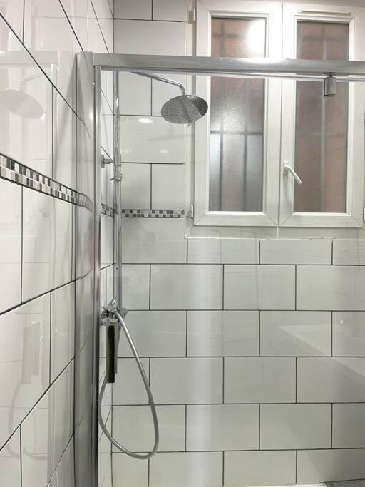 Le Triomphe Central, 8 Pax 3 * Marseilles