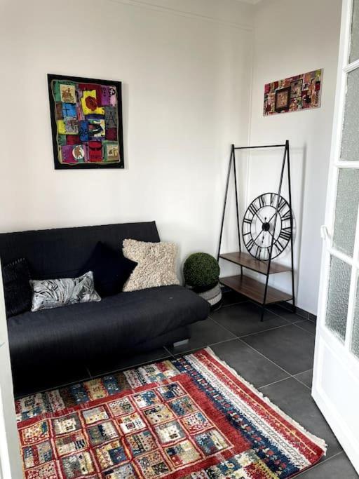 Le Triomphe Central, 8 Pax 3 * Marseilles